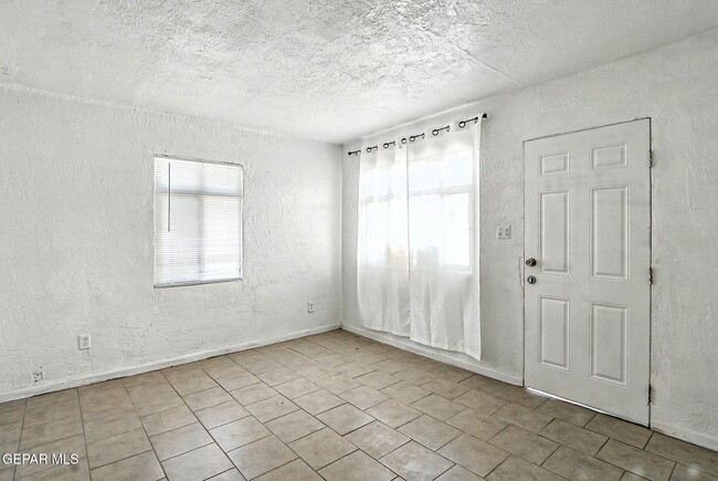 Building Photo - 5912 Cleveland Ave