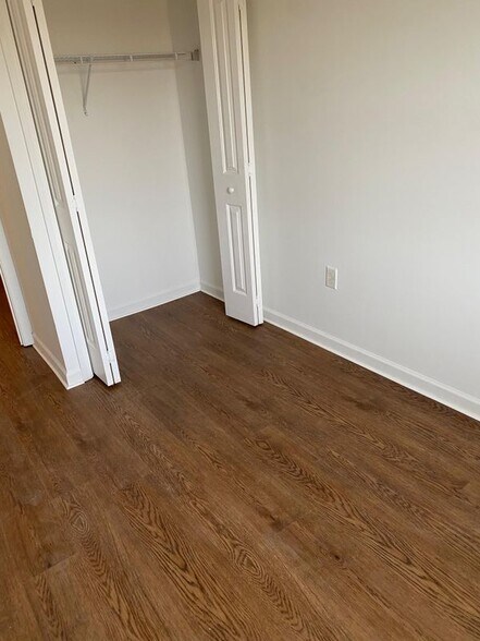 Building Photo - 455 Kentwell Dr