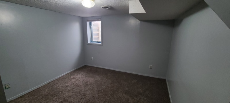 Building Photo - 606 Southview Dr