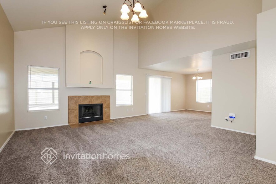 Building Photo - 10483 N 76th Dr