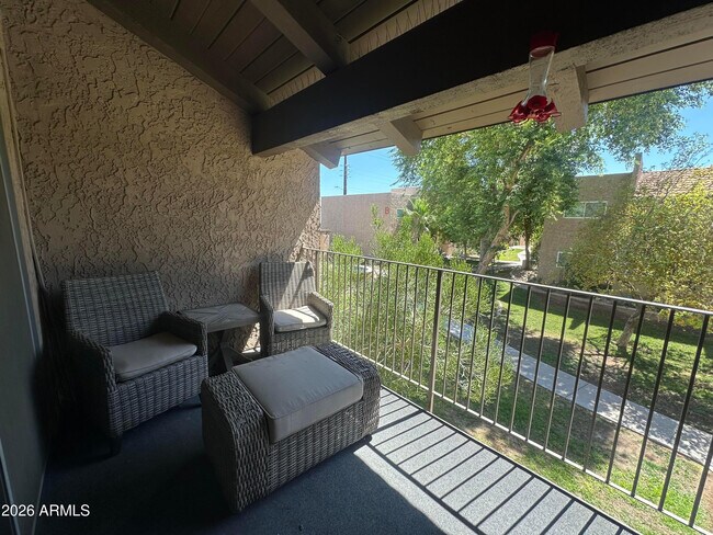 Building Photo - 5525 E Thomas Rd