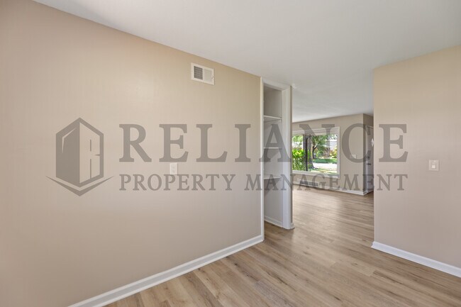 Building Photo - 416 Alexander Dr