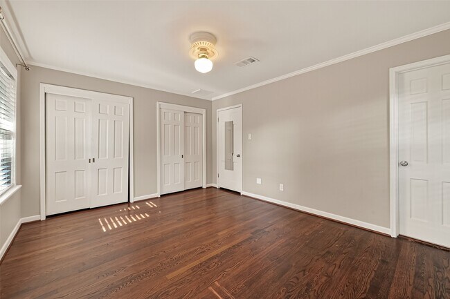 Building Photo - 5215 Stillbrooke Dr