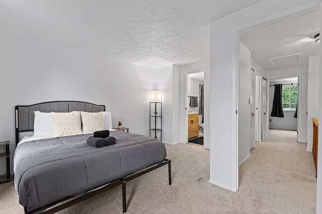 Building Photo - The Gunners Lake Gem | Modern 2BR Furnished Townhouse