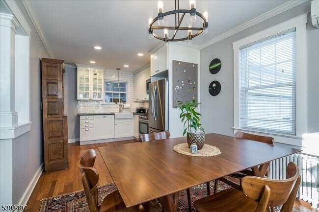 Building Photo - 203 Locust Dr