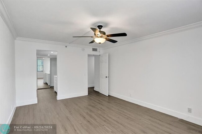 Building Photo - 105 Lake Emerald Dr