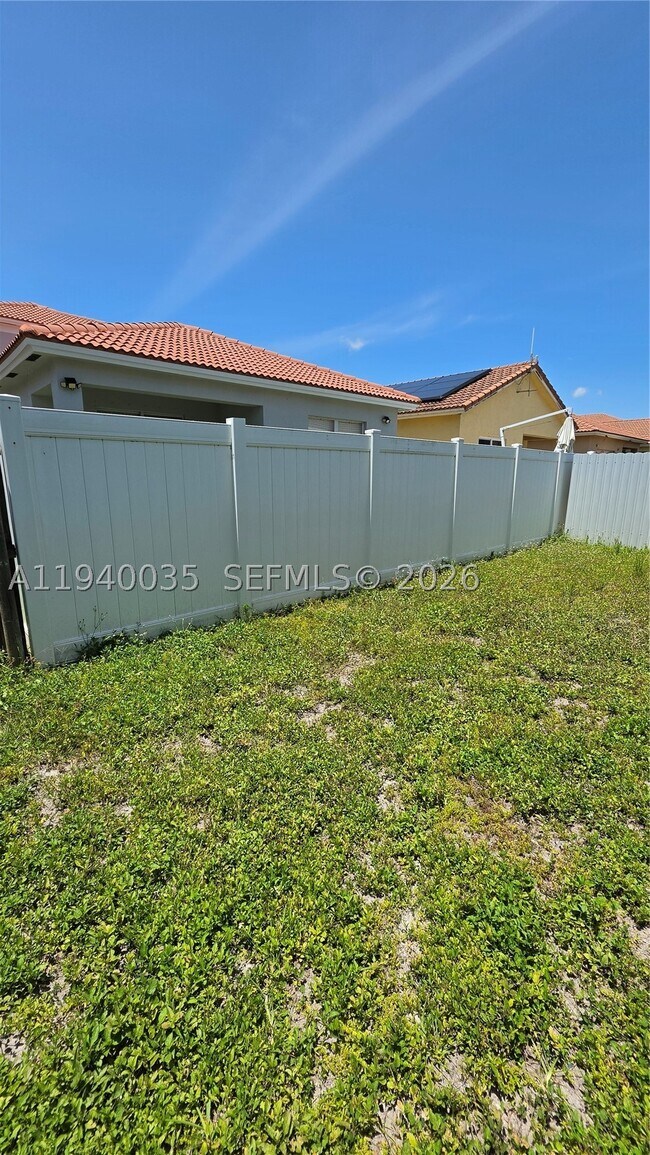 Building Photo - 2160 NE 37th Terrace