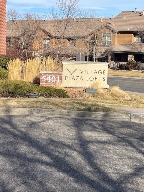 Building Photo - 5401 S Park Terrace Ave