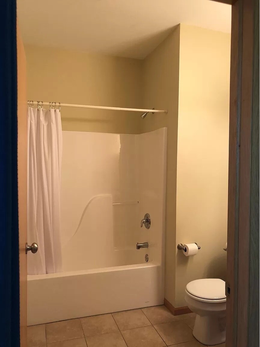 Building Photo - 701 Cherokee Path