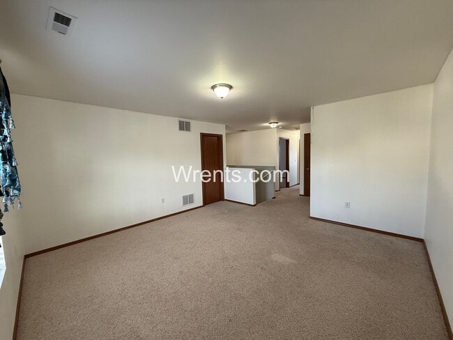 Building Photo - Adorable North Spokane Home in 5 Mile – Cherry Ln