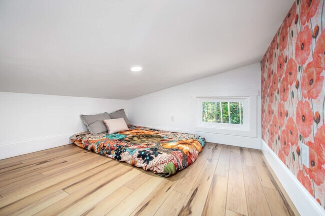 Building Photo - 288 Stone Wall Rd