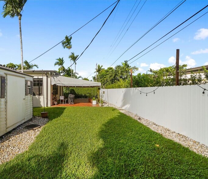 Building Photo - 6331 SW 18th St
