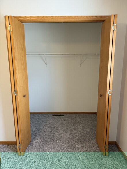 Building Photo - 5293 Manchester Dr