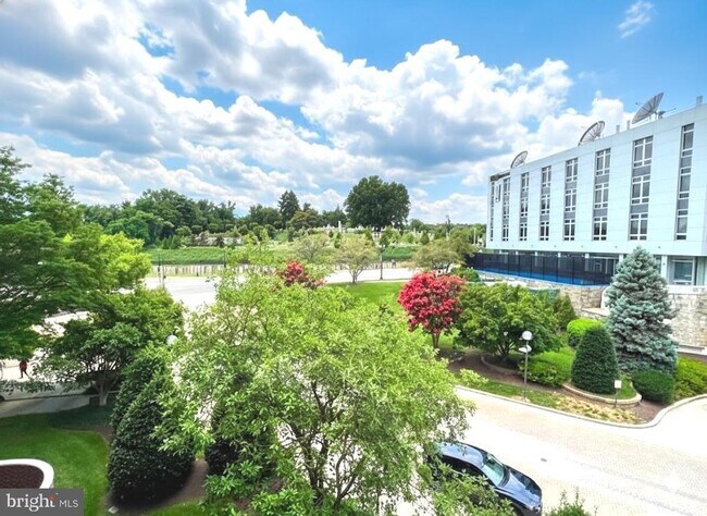 Building Photo - 2111 Wisconsin Ave NW