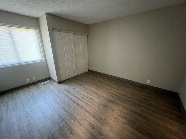 Building Photo - Multi-family Apartment Community