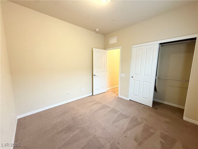 Building Photo - 2600 Bechamel Pl