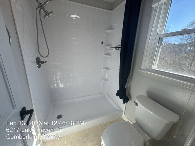 Building Photo - 6217 Lakehaven Dr