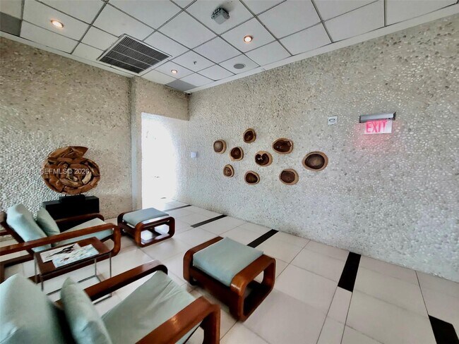 Building Photo - 92 SW 3rd St