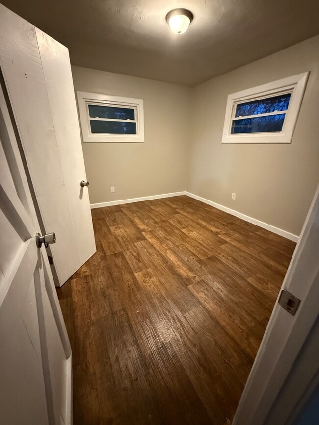 Building Photo - 1704 Highpoint Ave