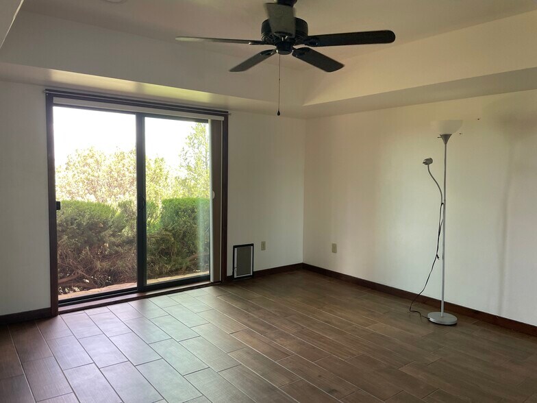Building Photo - 2214 Nolte Dr