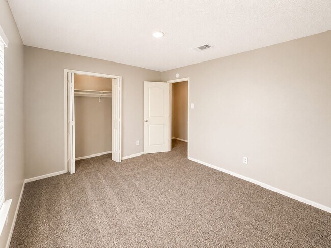 Building Photo - 509 S Beverly St