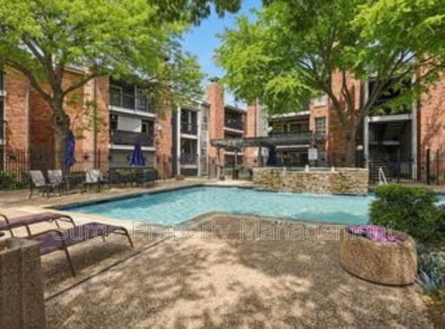 Building Photo - 18333 Roehampton Dr