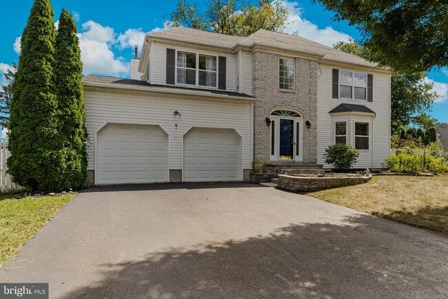 Primary Photo - 53 Perilli Dr