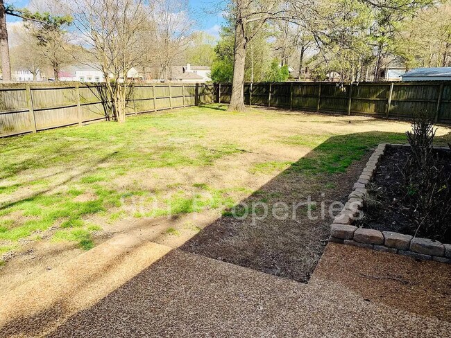 Building Photo - 1602 Bubbling Brook Dr