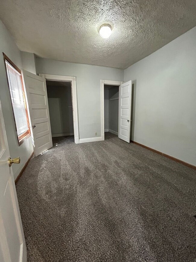 Building Photo - 638 N 8th St