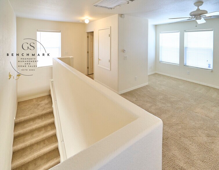 Building Photo - 4211 E Wading Pond Dr