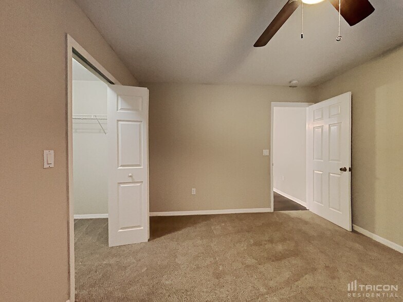 Building Photo - 3233 Ambassador Ave