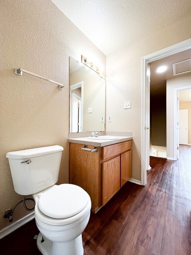 Building Photo - 4307 Abigail Dr