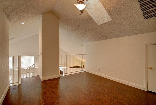 Building Photo - 6549 Lemitar Dr