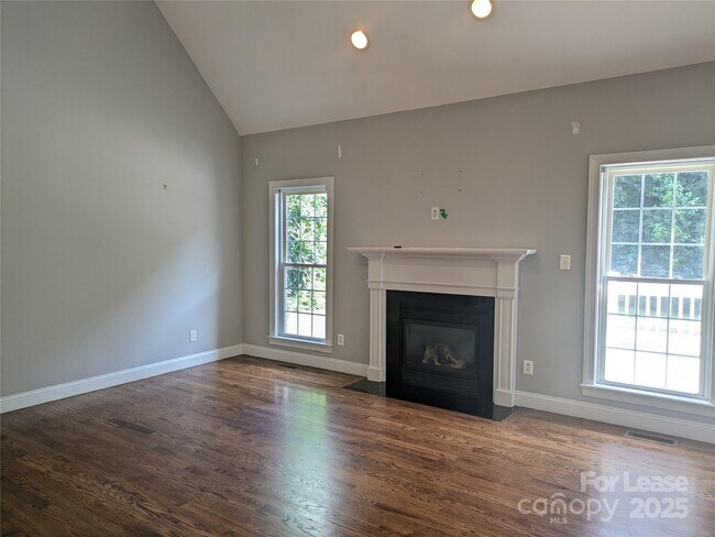 Building Photo - 175 Turnberry Ln