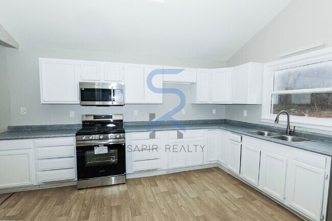 Building Photo - Perfect for Families! 3BR/2BA in Belvedere Park, Decatur