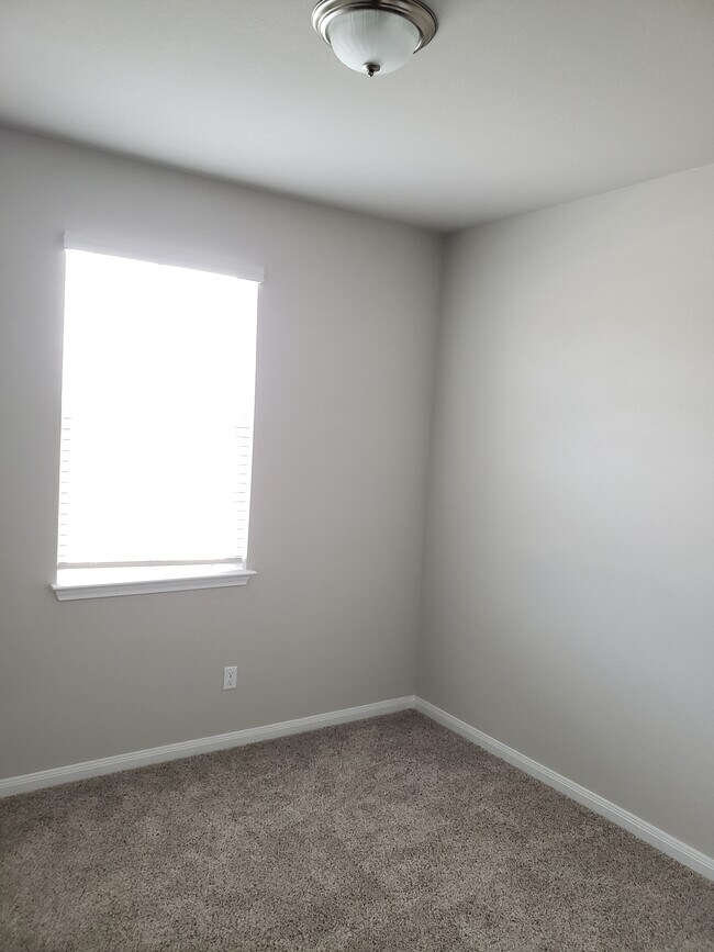 Building Photo - 118 Lullaby Dr