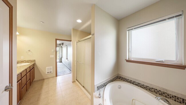 Building Photo - 3614 Portage Ln