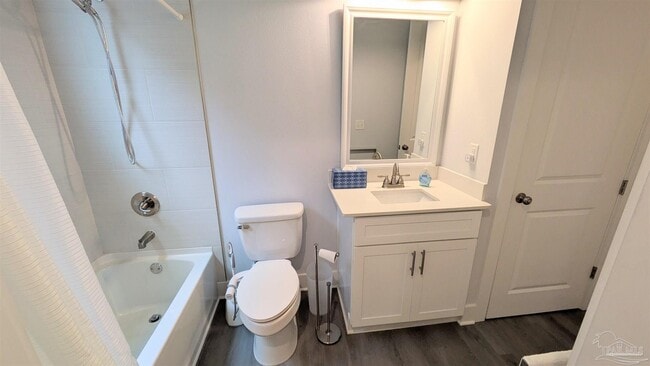 Building Photo - 379 S Clubbs St