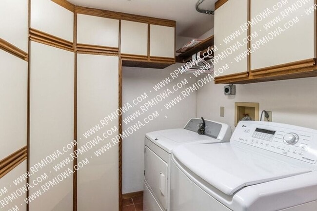 Building Photo - 3915 69th St