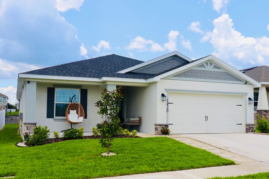 Building Photo - 1420 Fleur Dr