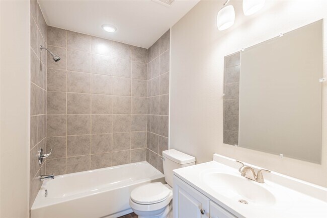 Building Photo - 7522 Pepperbrook Dr