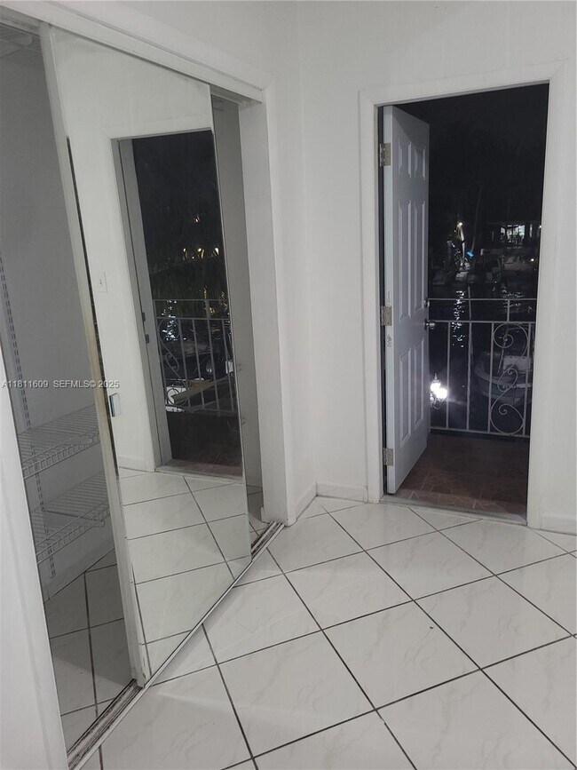 Building Photo - 2101 Calais Dr