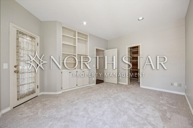 Building Photo - Elegant Corner-Lot Living Near Lakeridge High School