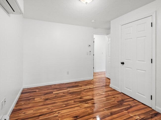 Building Photo - 38 Hilda St