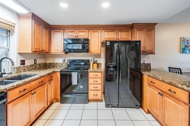 Building Photo - 14631 Lake Forest Dr