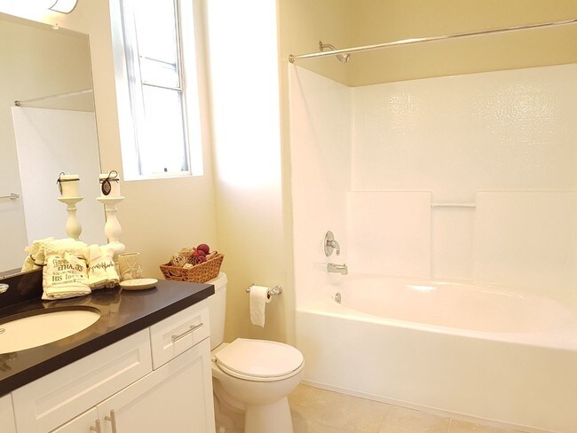 Building Photo - 1561 S Barrington Ave