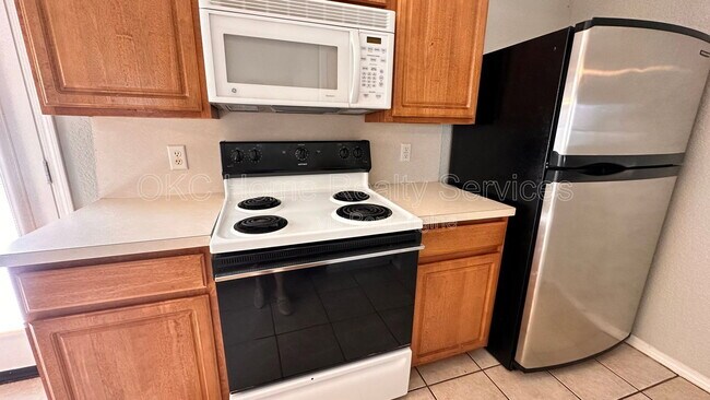 Building Photo - 5520 Bush Creek Way