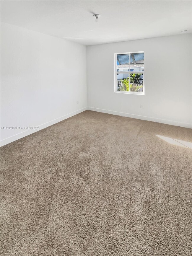 Building Photo - 145 SW 170th Ave