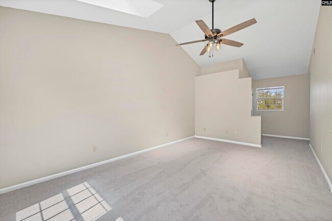 Building Photo - 605 N Donar Dr