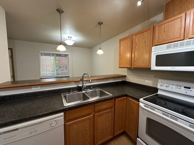 Building Photo - 5752 Legoe Ave